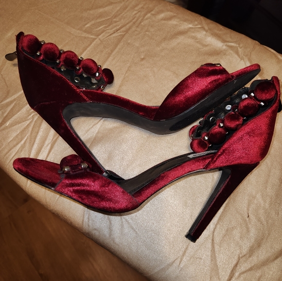 Cape Robbin Ruby Red Velvet Pumps with Barbell Embellishments - Picture 7 of 9